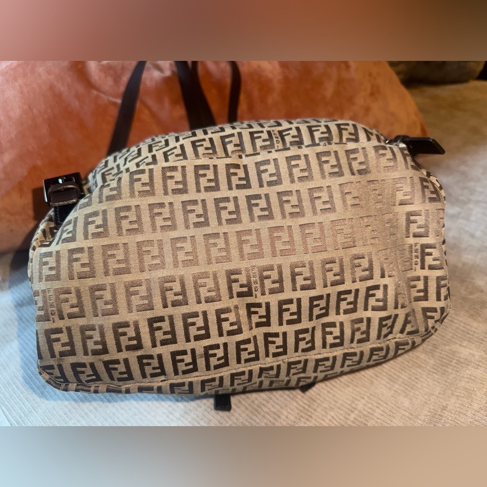 /traded/🔥 💯 FENDI Zucchino Flap Backpack - Picture 13 of 14